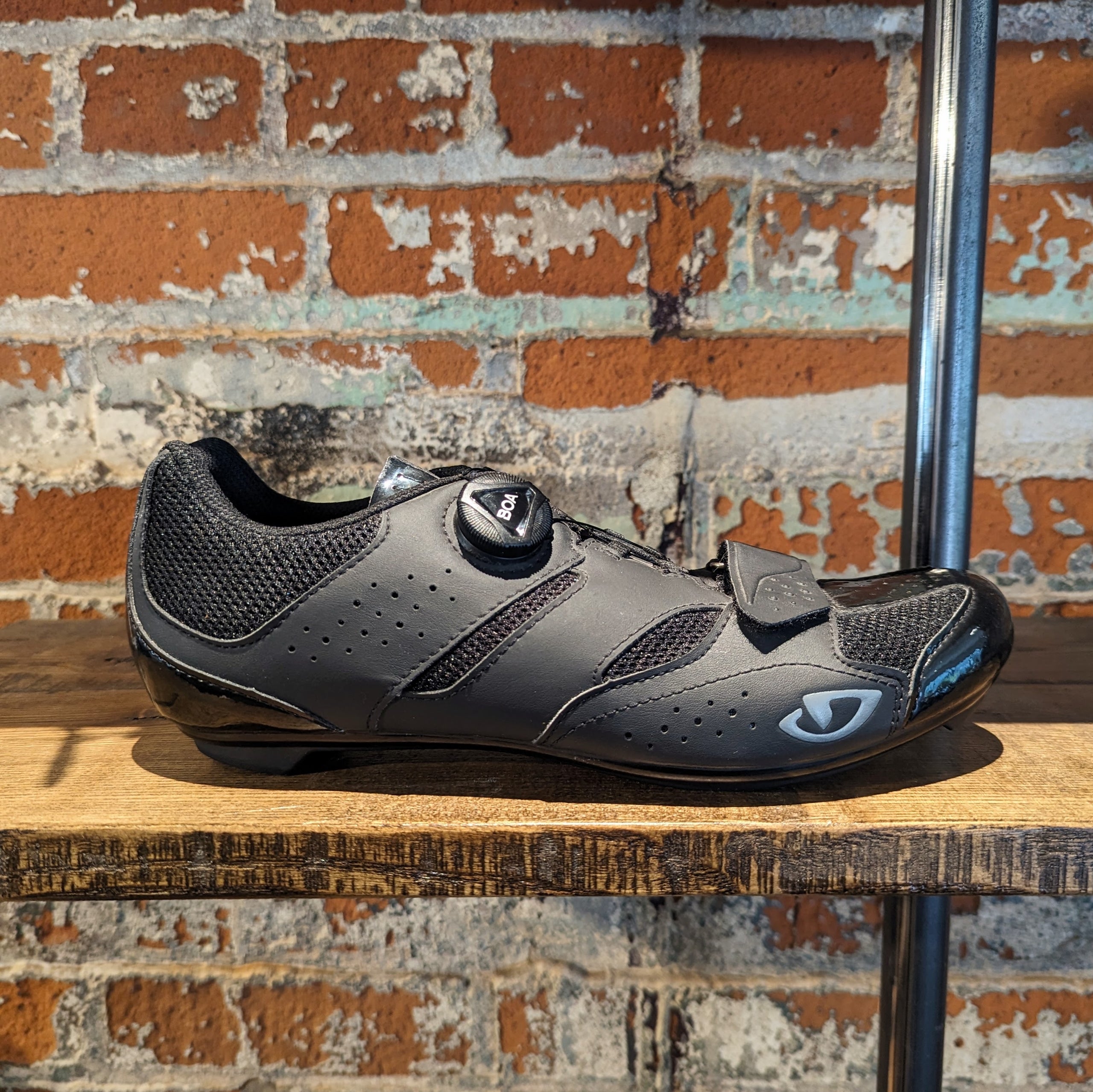 Giro Savix Black Cycling Shoe size 42 SHIFT Cyclery Coffee Bar